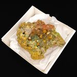 Wulfenite with Mimetite No3