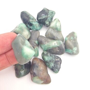 Emerald Tumble Stones 2-3cm